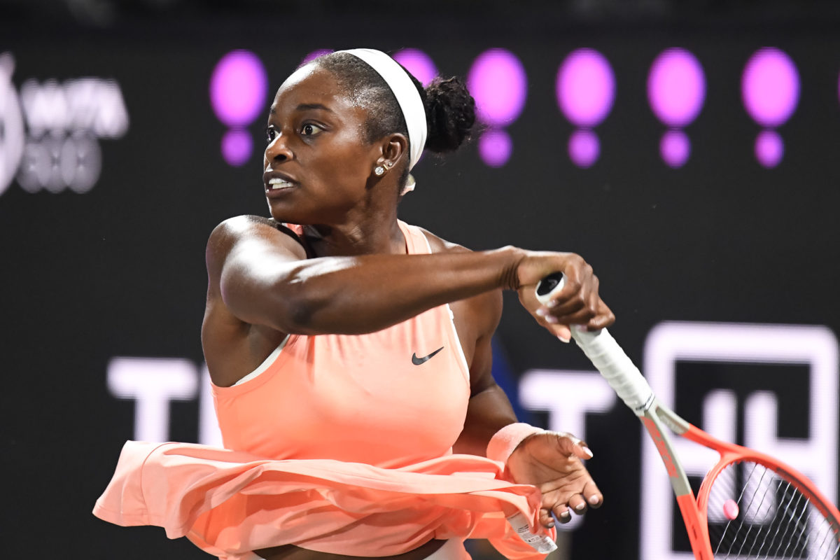 STEPHENS DETHRONES KEYS AT CHARLESTON OPEN