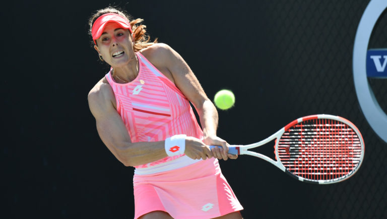 ANISIMOVA, CORNET POST OPENING-ROUND COMEBACKS IN CHARLESTON