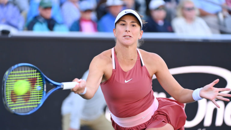 Quarterfinal Friday: Bencic rallies as Jabeur and Anisimova roll into semis