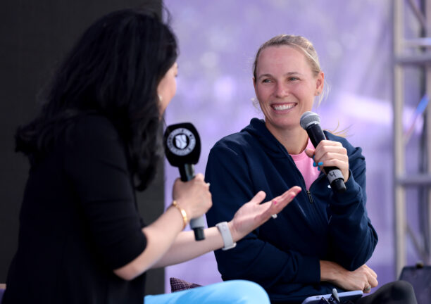 Wozniacki, Rogers Headline Must-See Monday as Main Draw Kicks Off