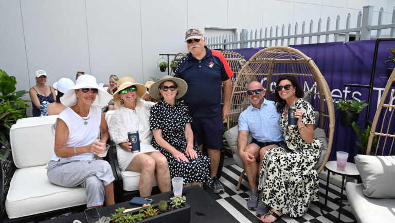 Coastline Lounge Bar