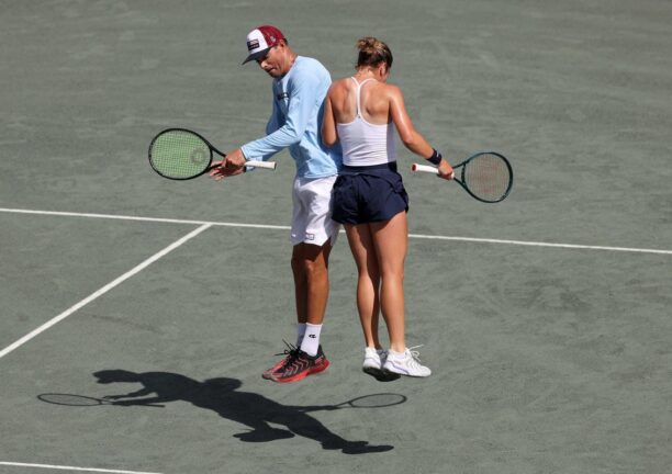 Photos: Bryan Brothers Mixed Doubles Exhibition